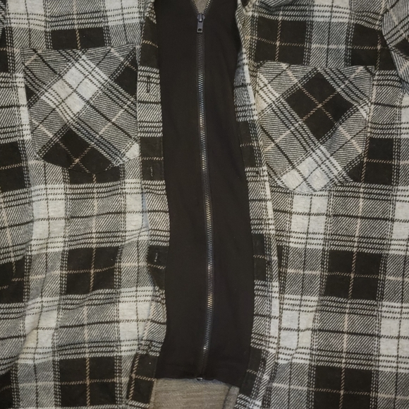No Boundaries Black and White Plaid Flannel Shacket Size L - Picture 2 of 4